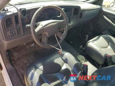 Zdjęcie 8 z 12 samochodu: 2004 CHEVROLET SILVERADO C2500 VIN:1GBGC24U54E367732 - miniatura