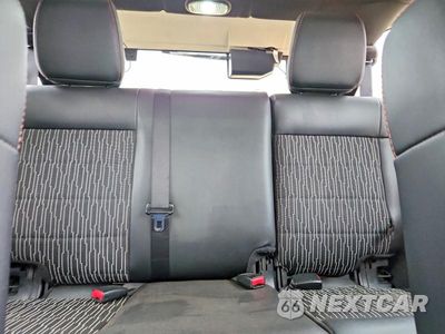 Zdjęcie 10 z 13 samochodu: 2012 JEEP WRANGLER UNLIMITED SAHARA VIN:1C4BJWEG6CL148655 - miniatura