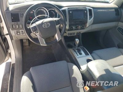 Zdjęcie 8 z 12 samochodu: 2015 TOYOTA TACOMA V6 VIN:3TMLU4EN8FM194621 - miniatura