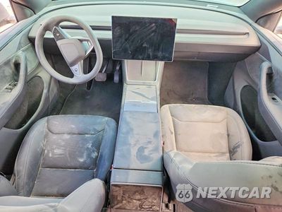 Zdjęcie 8 z 13 samochodu: 2026 TESLA MODEL Y VIN:7SAYGDED7TA697884 - miniatura