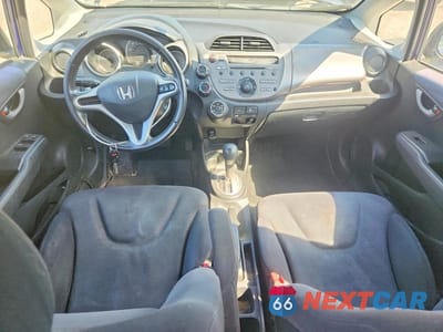 Zdjęcie 8 z 13 samochodu: 2010 HONDA FIT SPORT VIN:JHMGE8H42AC009612 - miniatura