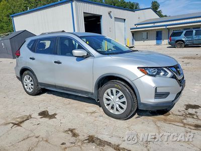 Czwarte zdjęcie samochodu z boku: 2017 NISSAN ROGUE S VIN:JN8AT2MV7HW261331 - miniatura
