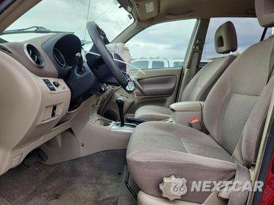 Zdjęcie 7 z 14 samochodu: 2005 TOYOTA RAV4 BASE VIN:JTEHD20V750046586 - miniatura