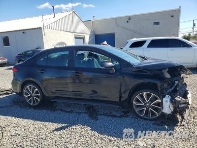 Czwarte zdjęcie samochodu z boku: 2020 TOYOTA COROLLA SE VIN:5YFP4RCE8LP011689 - miniatura