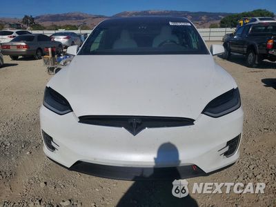 Piąte zdjęcie samochodu w środku: 2021 TESLA MODEL X VIN:5YJXCBE25MF311474 - miniatura