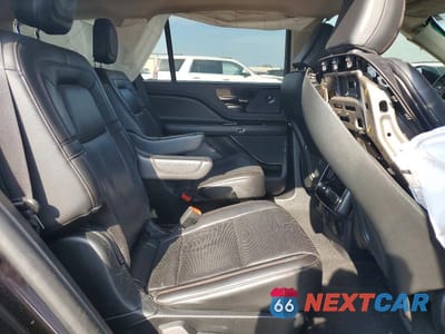 Zdjęcie 11 z 13 samochodu: 2023 LINCOLN AVIATOR RESERVE VIN:5LM5J7XC5PGL28651 - miniatura