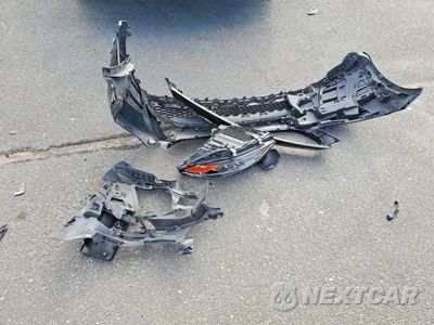 Zdjęcie 12 z 13 samochodu: 2019 MERCEDES-BENZ C 300 4MATIC VIN:55SWF8EB5KU283077 - miniatura