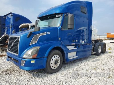 2013 VOLVO VNL SEMI TRUCK 4V4NC9EH3DN141190 - główne zdjęcie licytacji z USA - miniatura