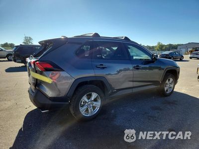 Trzecie zdjęcie samochodu z tyłu: 2022 TOYOTA RAV4 XLE VIN:4T3RWRFV8NU077523 - miniatura