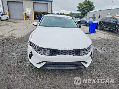 Piąte zdjęcie samochodu w środku: 2022 KIA K5 LXS VIN:5XXG14J24NG122546 - miniatura