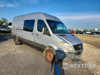 Czwarte zdjęcie samochodu z boku: 2013 MERCEDES-BENZ SPRINTER 2500 VIN:WD4PE8CC0D5768628 - miniatura
