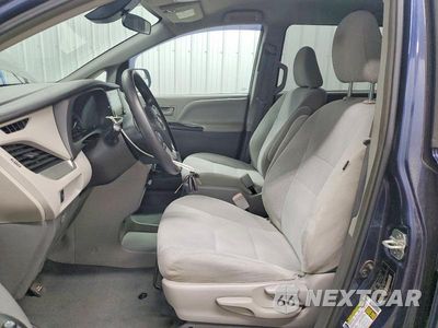Zdjęcie 7 z 13 samochodu: 2019 TOYOTA SIENNA L 7-PASSENGER VIN:5TDZZ3DC0KS998959 - miniatura