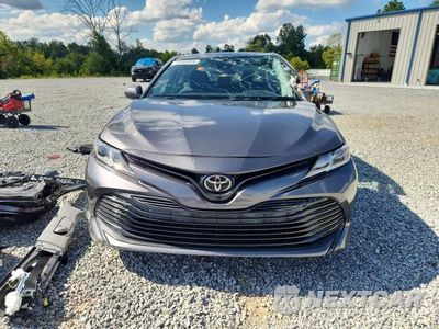 Piąte zdjęcie samochodu w środku: 2020 TOYOTA CAMRY LE VIN:4T1C11AK5LU356128 - miniatura