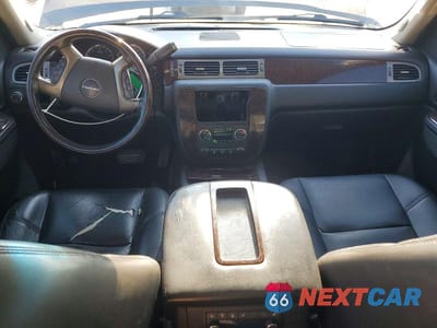 Zdjęcie 8 z 13 samochodu: 2013 GMC YUKON DENALI VIN:1GKS1EEFXDR328550 - miniatura