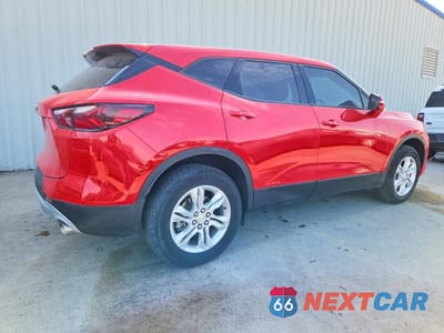 Trzecie zdjęcie samochodu z tyłu: 2021 CHEVROLET BLAZER 2LT VIN:3GNKBHRS8MS513802 - miniatura