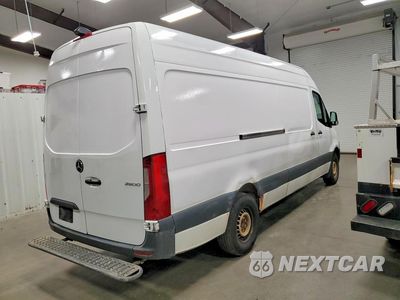 Trzecie zdjęcie samochodu z tyłu: 2019 MERCEDES-BENZ SPRINTER 2500/3500 DELIVERY VAN VIN:WD3PF1CD5KP081499 - miniatura