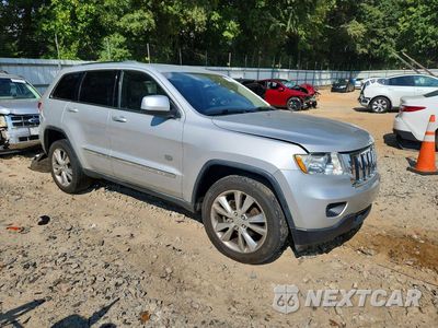 Czwarte zdjęcie samochodu z boku: 2011 JEEP GRAND CHEROKEE LAREDO VIN:1J4RR4GG9BC681214 - miniatura