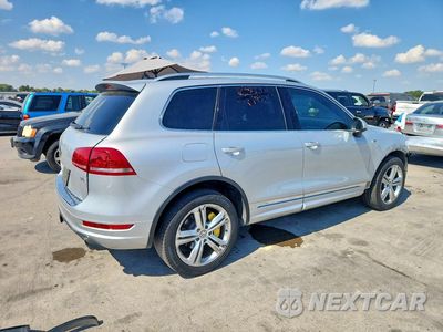Trzecie zdjęcie samochodu z tyłu: 2014 VOLKSWAGEN TOUAREG V6 VIN:WVGDF9BP9ED002775 - miniatura