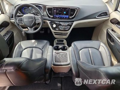 Zdjęcie 8 z 14 samochodu: 2023 CHRYSLER PACIFICA TOURING L VIN:2C4RC1BG5PR546758 - miniatura