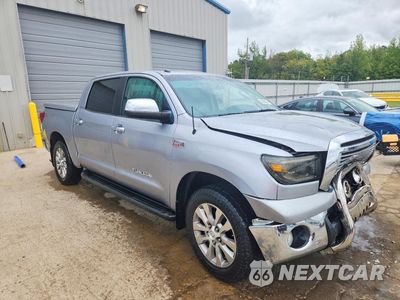 Czwarte zdjęcie samochodu z boku: 2010 TOYOTA TUNDRA CREWMAX LIMITED VIN:5TFHW5F16AX114303 - miniatura
