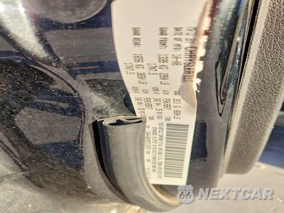 Zdjęcie 14 z 14 samochodu: 2009 JEEP COMMANDER SPORT VIN:1J8HH48K89C512876 - miniatura