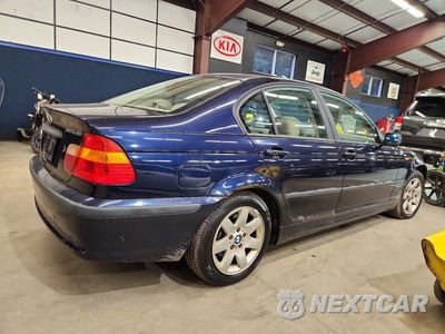 Trzecie zdjęcie samochodu z tyłu: 2003 BMW 325 XI VIN:WBAEU33413PF59787 - miniatura