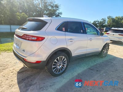 Trzecie zdjęcie samochodu z tyłu: 2016 LINCOLN MKC RESERVE VIN:5LMCJ3C90GUJ16123 - miniatura