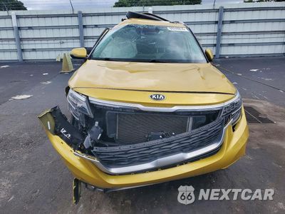 Piąte zdjęcie samochodu w środku: 2021 KIA SELTOS SX VIN:KNDETCA28M7177052 - miniatura