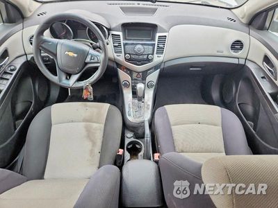 Zdjęcie 8 z 12 samochodu: 2012 CHEVROLET CRUZE LS VIN:1G1PC5SHXC7292038 - miniatura