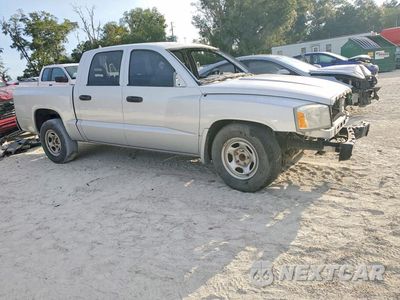 Czwarte zdjęcie samochodu z boku: 2005 DODGE DAKOTA QUAD SLT VIN:1D7HE48N55S133009 - miniatura