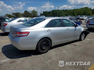 Trzecie zdjęcie samochodu z tyłu: 2010 TOYOTA CAMRY LE VIN:4T4BF3EK9AR012288 - miniatura