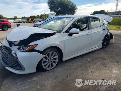 2023 TOYOTA CAMRY LE 4T1C11AK2PU087446 - główne zdjęcie licytacji z USA - miniatura