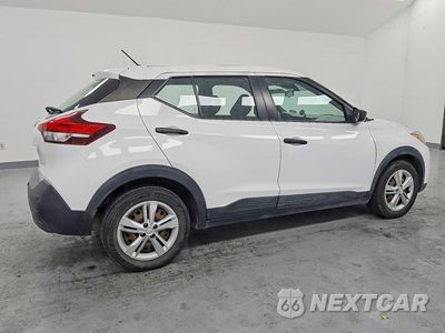 Trzecie zdjęcie samochodu z tyłu: 2020 NISSAN KICKS S VIN:3N1CP5BV3LL574603 - miniatura