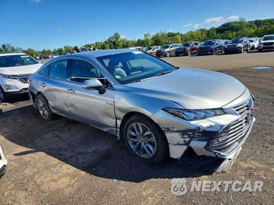 Czwarte zdjęcie samochodu z boku: 2019 TOYOTA AVALON HYBRID XLE VIN:4T1B21FB3KU009221 - miniatura