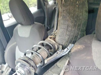 Zdjęcie 19 z 26 samochodu: 2015 JEEP CHEROKEE SPORT VIN:1C4PJLAB9FW669628 - miniatura