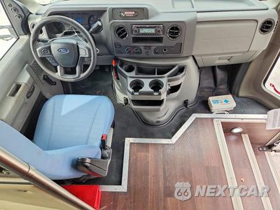 Zdjęcie 8 z 14 samochodu: 2021 FORD ECONOLINE E350 SUPER DUTY CUTAWAY VAN VIN:1FDEE3FN5MDC10809 - miniatura