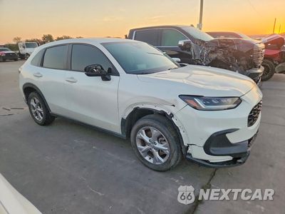 Czwarte zdjęcie samochodu z boku: 2025 HONDA HR-V LX VIN:3CZRZ1H30SM737940 - miniatura