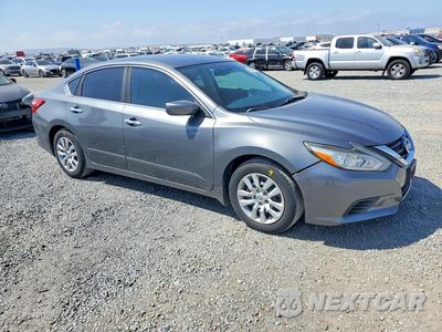 Czwarte zdjęcie samochodu z boku: 2017 NISSAN ALTIMA 2.5 S VIN:1N4AL3AP0HN318505 - miniatura