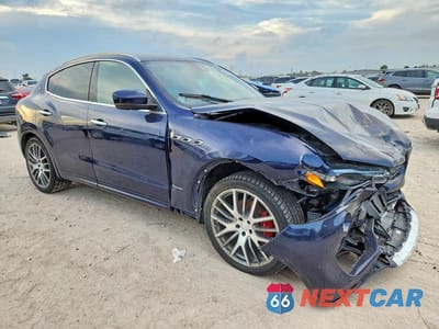 Czwarte zdjęcie samochodu z boku: 2018 MASERATI LEVANTE LUXURY VIN:ZN661XUL6JX272919 - miniatura