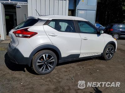 Trzecie zdjęcie samochodu z tyłu: 2019 NISSAN KICKS SV VIN:3N1CP5CU2KL534792 - miniatura