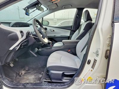 Zdjęcie 7 z 12 samochodu: 2017 TOYOTA PRIUS TWO VIN:JTDKBRFU0H3030255 - miniatura