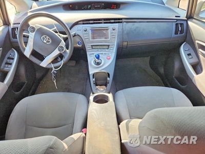 Zdjęcie 8 z 13 samochodu: 2013 TOYOTA PRIUS TWO VIN:JTDKN3DU8D1699077 - miniatura