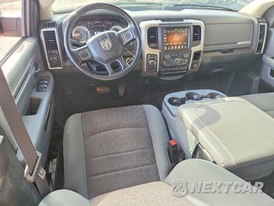 Zdjęcie 8 z 12 samochodu: 2017 RAM 1500 SLT VIN:3C6RR7LT4HG659578 - miniatura