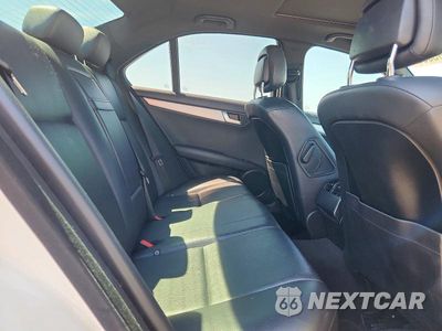 Zdjęcie 10 z 12 samochodu: 2013 MERCEDES-BENZ C 250 VIN:WDDGF4HB0DA843986 - miniatura