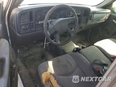 Zdjęcie 8 z 12 samochodu: 2004 CHEVROLET SILVERADO C1500 VIN:1GCEC14VX4Z136890 - miniatura