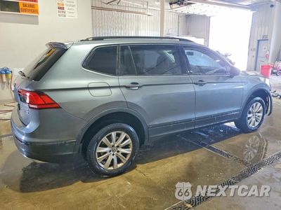 Trzecie zdjęcie samochodu z tyłu: 2018 VOLKSWAGEN TIGUAN S VIN:3VV0B7AX5JM104613 - miniatura