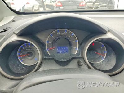 Zdjęcie 9 z 12 samochodu: 2009 HONDA FIT VIN:JHMGE87249S024016 - miniatura