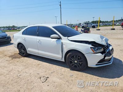 Czwarte zdjęcie samochodu z boku: 2018 VOLKSWAGEN JETTA S VIN:3VW2B7AJ6JM257517 - miniatura