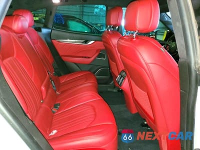 Zdjęcie 11 z 13 samochodu: 2022 MASERATI LEVANTE BASE VIN:ZN661XUA4NX383747 - miniatura