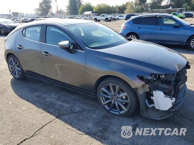 Czwarte zdjęcie samochodu z boku: 2019 MAZDA 3 PREFERRED PLUS VIN:JM1BPALM5K1110080 - miniatura